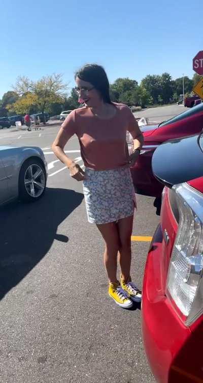 I couldn’t find a private place to change [GIF]