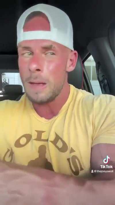 Gym girl thinks her “workout is a movie production”.