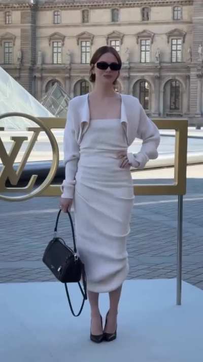 Emma arrives for the Louis Vuitton at the Louvre during Womenswear Spring/Summer 2026 as part of Paris Fashion Week - IG September 2025