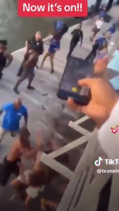 Slick Black Amateur Boxers Fight Off Pro MMA Fighters Who Jumped Fellow Boxing Enjoyer