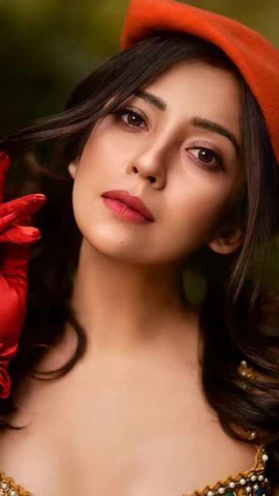 Barkha Singh video for cumtribs