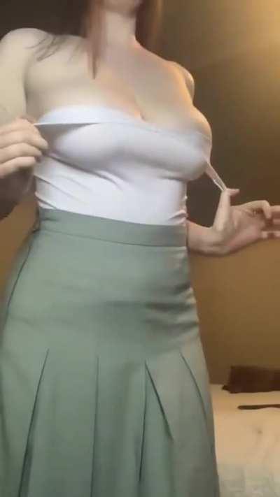 Perfect natural breasts on this babe!