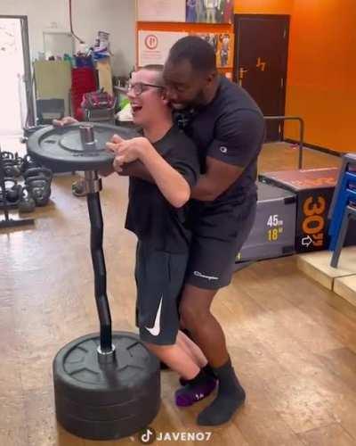 The world needs more personal trainers like this guy! ❤️