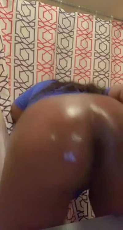 Ass and pussy for days 😵‍💫