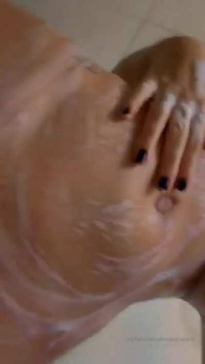 Nayara Macedo - Telegram nos comentários