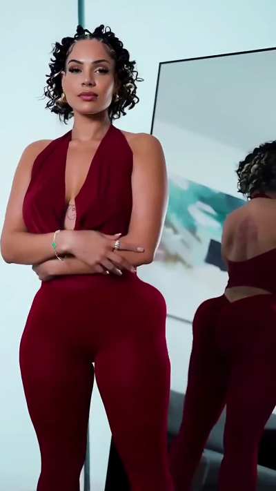 Curvy booty