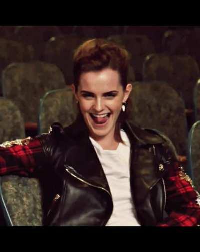 One minute of Emma Watson sexiness
