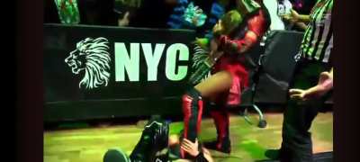 Mercedes moné casually teaching Indi Hartwell how to pose post match