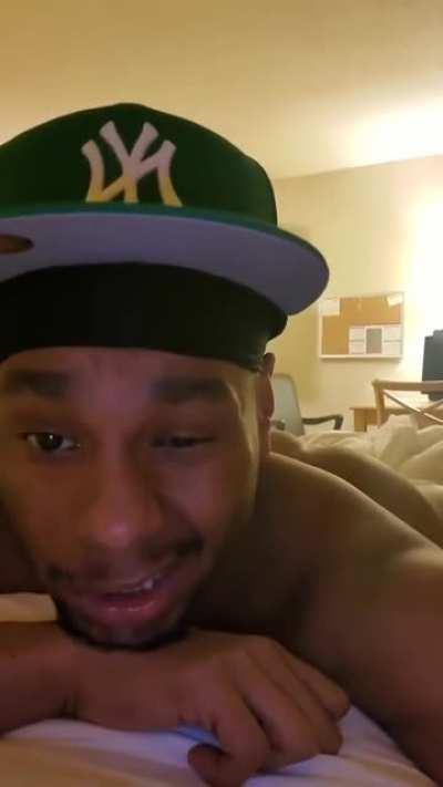 A nigga only eating ass when it STANK