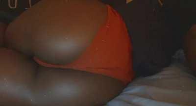 Slide my panties off 🍑