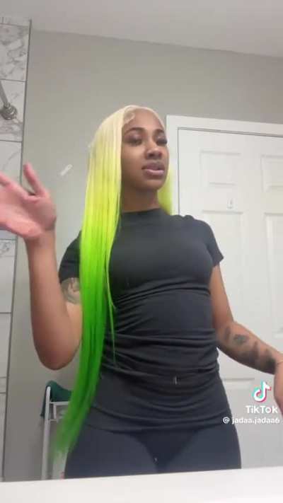 Can still see how fat her coochie is in all black 😍🐱