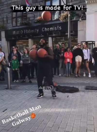 This guy’s juggling skills