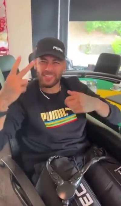 Neymar declared support to Bolsonaro, omg!