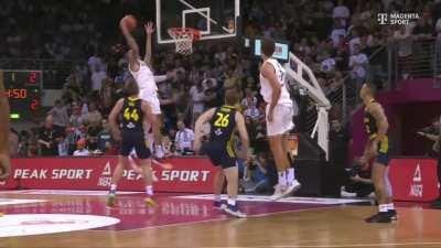 [Highlight] Daniel Theis Throws Down The One-handed Alley Oop from Franz