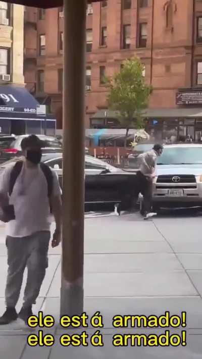 Armed robbery in daylight