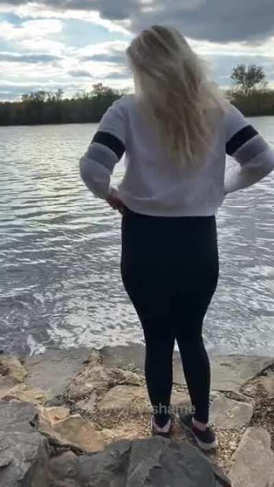 i’m a walk in the park [gif]