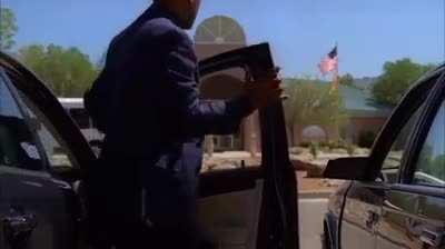 [NO SPOILERS] Breaking bad did it first S04 E13 at exactly 33:33 Everything is connected