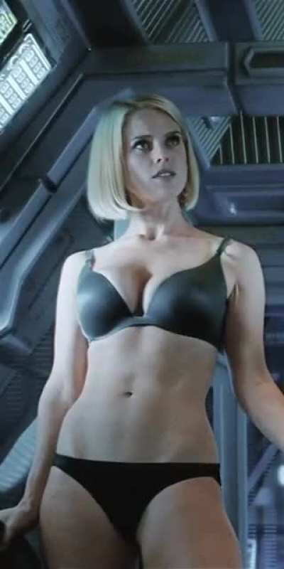 Alice Eve in Star Trek: Into Darkness (1080p/Cropped For Mobile, Color Corrected)