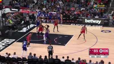 [Highlight] Russell Westbrook’s circus shot gets called off