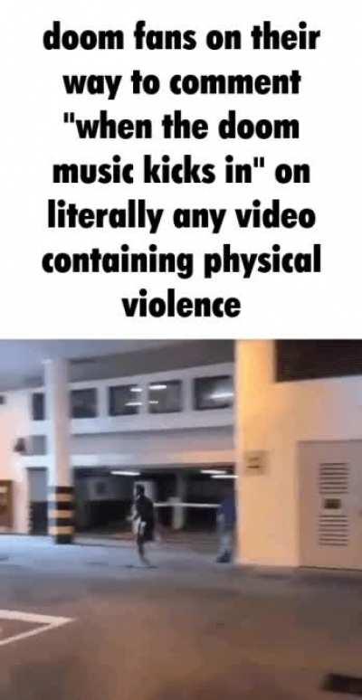 redditors on their way to comment 🗿