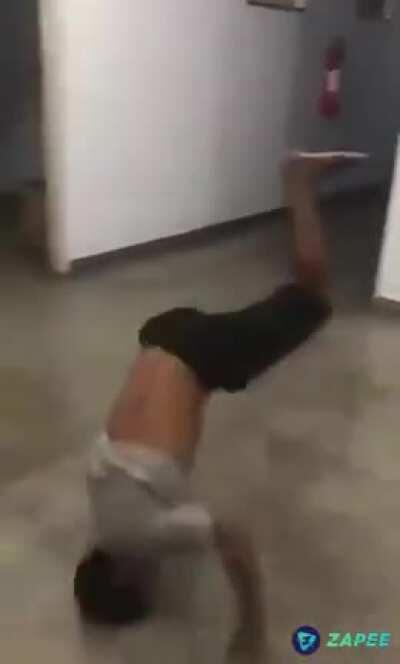 Dança dos Famosos: The Police Station Edition