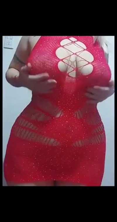 Las riquisimas tetas y caderas de Eve Gomes