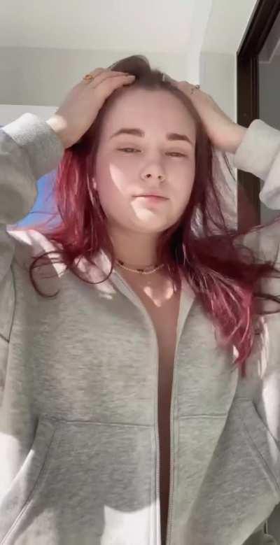 Can I be your vacation girlfriend?👅 Link in comments for more