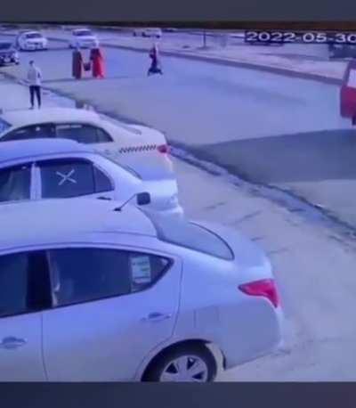 WCGW crossing a street like a main character.