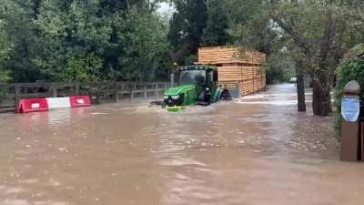 Angry farmer Vs barrier underwater