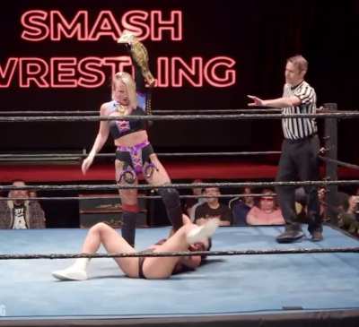 Ellie steps on sparx