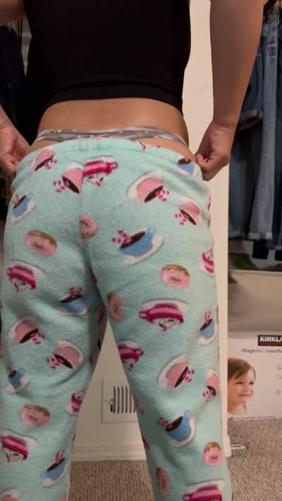 Asian milf needs lovin too 