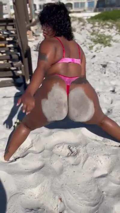 booty beach🍑🏝