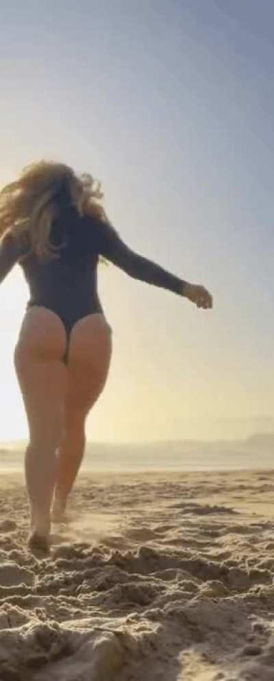 Brec Bassinger and her juicy ass