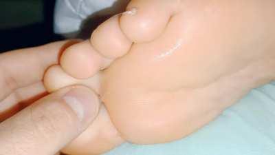 He spitted on my feet while i was sleeping ❤️