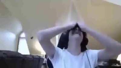 npesta glitching out of existence after beating Kenos (unseen footage)