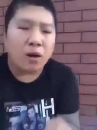 Chinese man eats a healthy meal 😃👍🏼