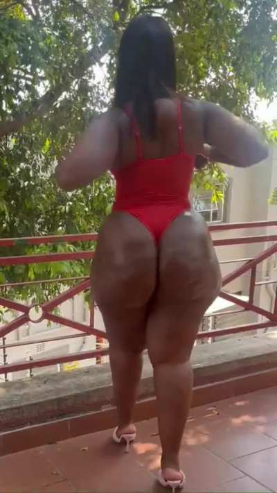 All natural Big Black Booty 🤤 [Ndileka]