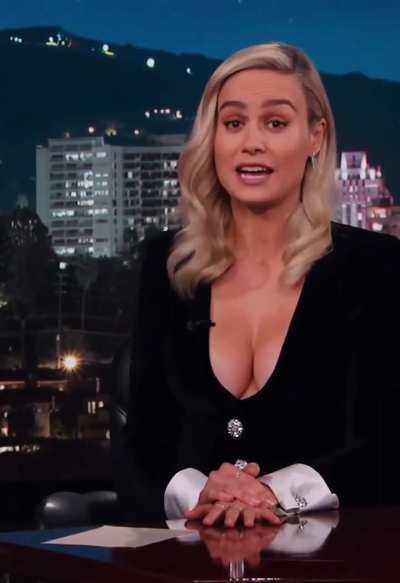 Brie and her black dress welcomes you to 2024! 🖤