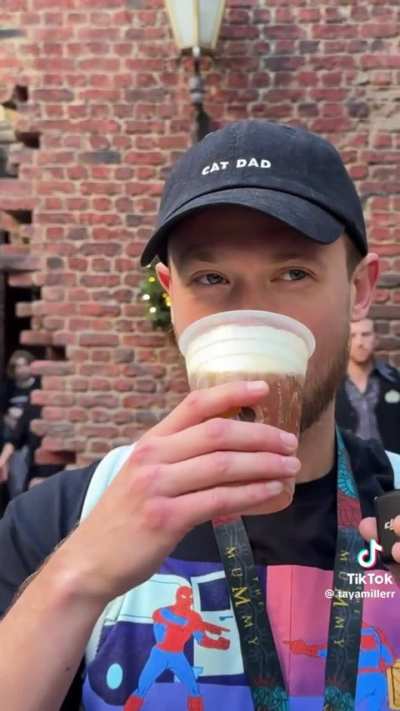 Taya miller try drinks at universal studios