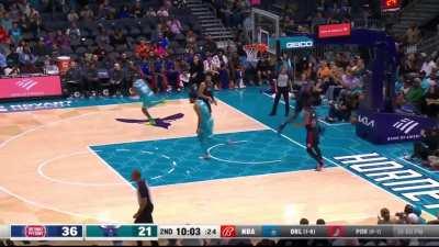 [Highlight] Brandon Miller knocks the ball loose, and floats for a while to finish the lob (with replay)