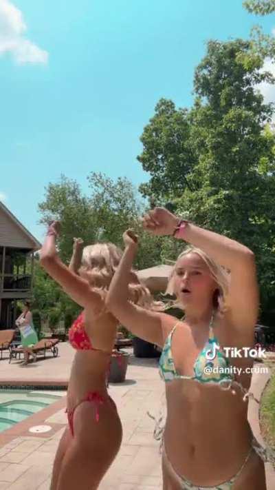 Blondes are always fun 