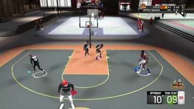 My center isn’t only a threat on defense😤