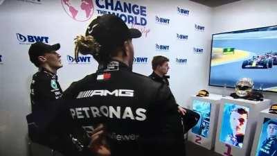 Max, George and Lewis laughing to Ferrari : “They were on the hards?”