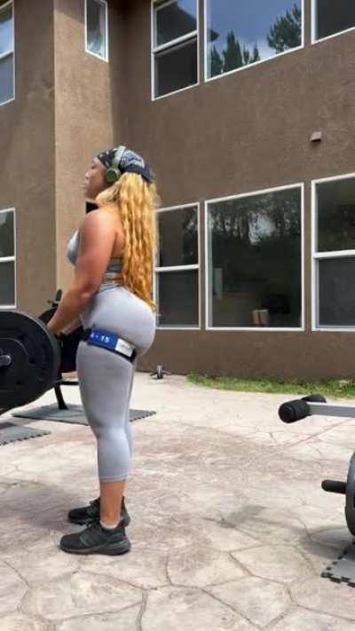 🍯🐫🏋🏽‍♀️