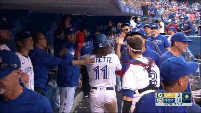 [Highlight] [Highlight] Lourdes Gurriel Jr. comes up huge with the bases loaded in the 8th inning for the second day in a row