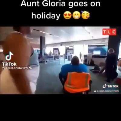 Aunt Gloria be ballin'