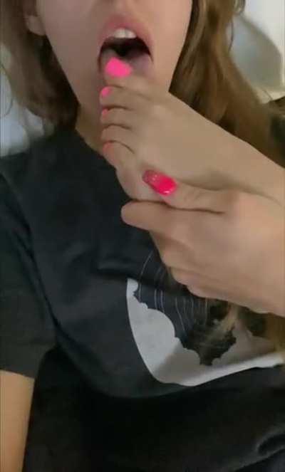 Just can't help myself, they're so tasty 😋