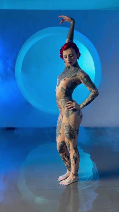 Can i be your pretty alt Christmas present on your dick?