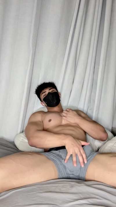 [19] can u suck on my nips?