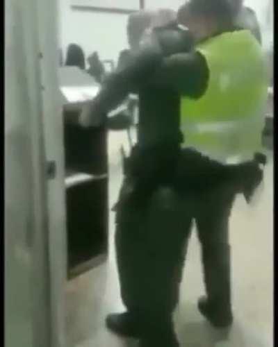 Bem que podiam voltar com esse som